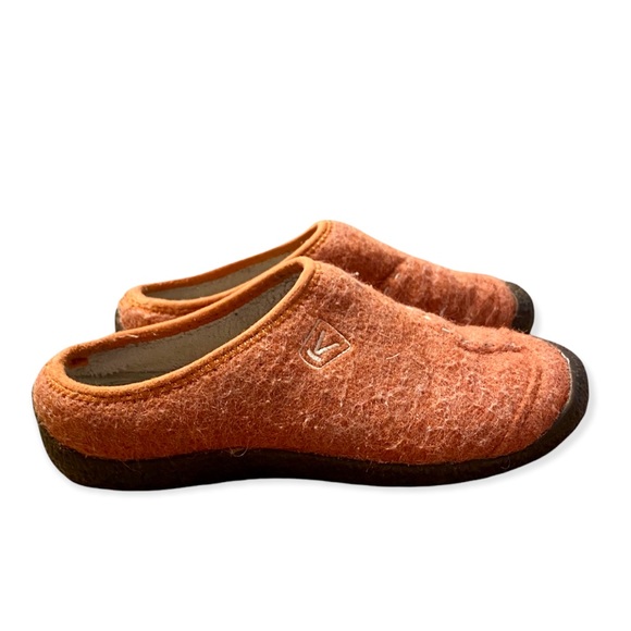 keen wool slip on clogs